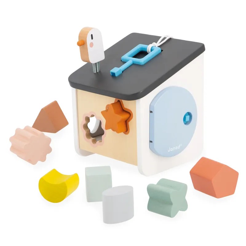 [J04062] Maison des Formes Oiseau